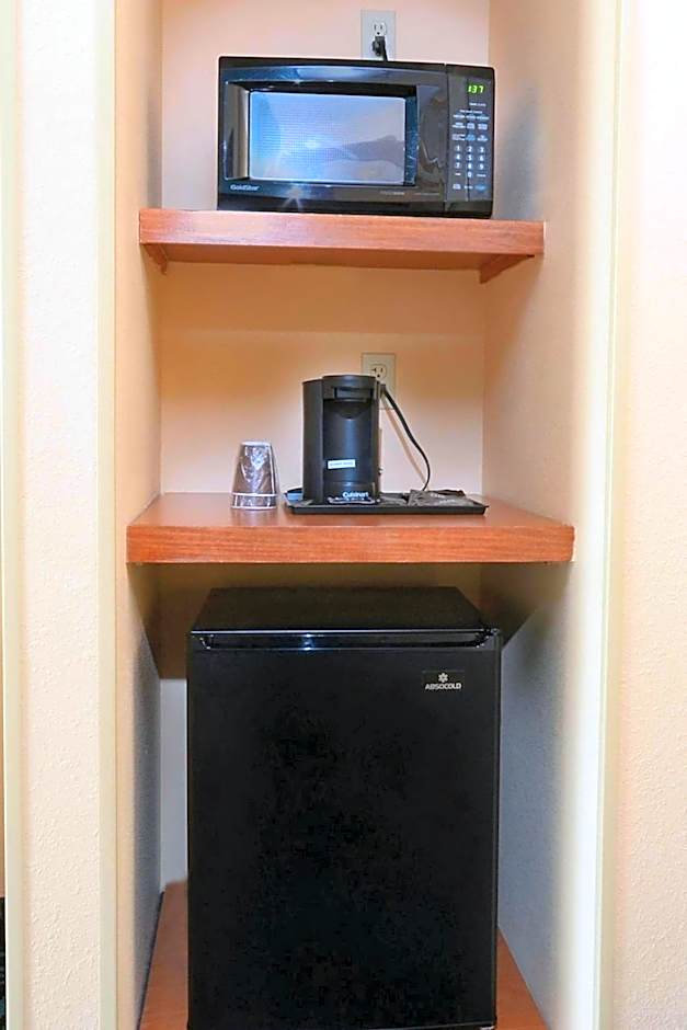 Fairfield Inn & Suites by Marriott Roanoke Hollins/I-81