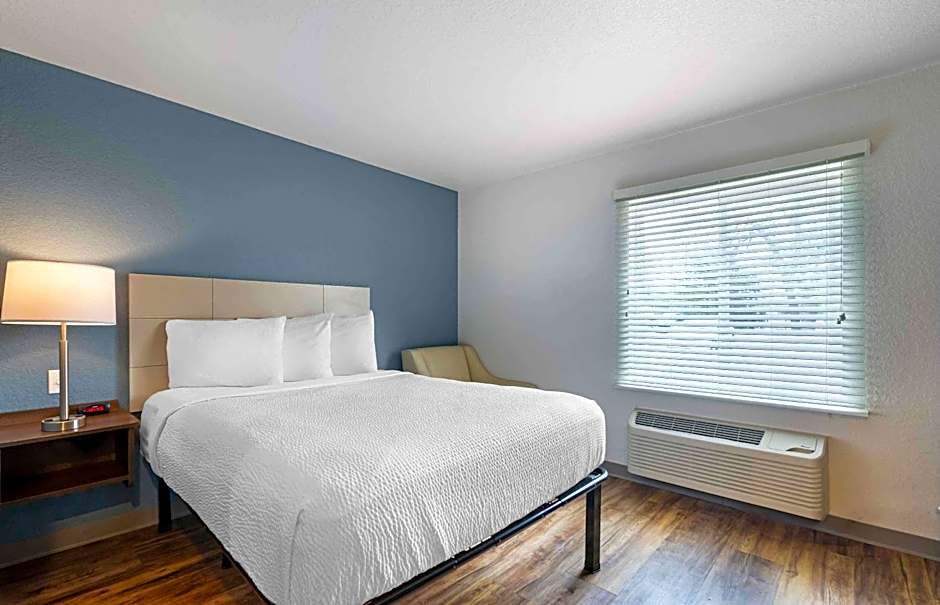 Extended Stay America Select Suites - Tampa - Northeast