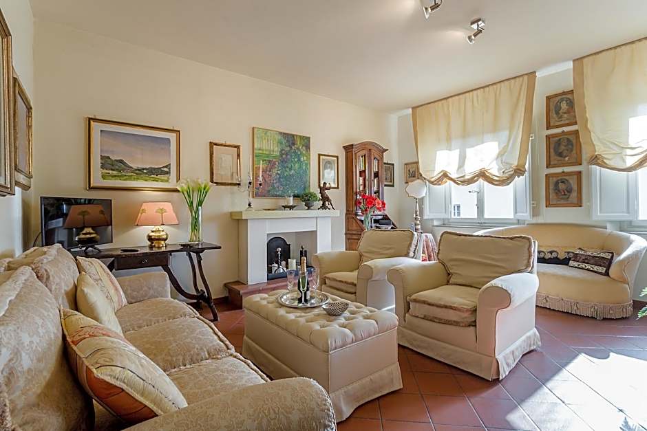 Casa Emy in Lucca With 3 Bedrooms and 2 Bathrooms