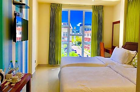 Twin Room with City View