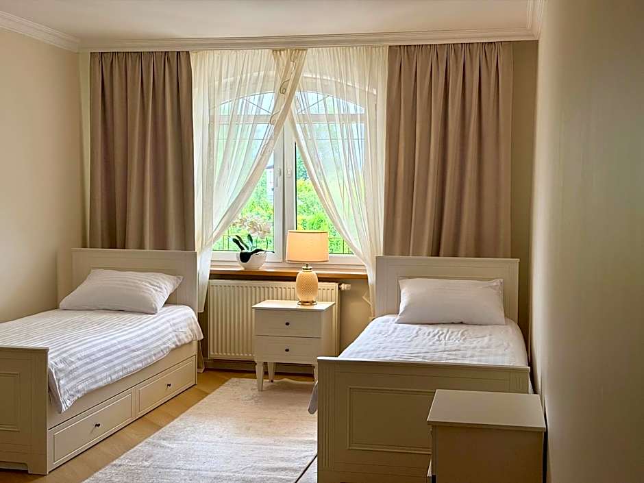 Hotel Pałac Akropol