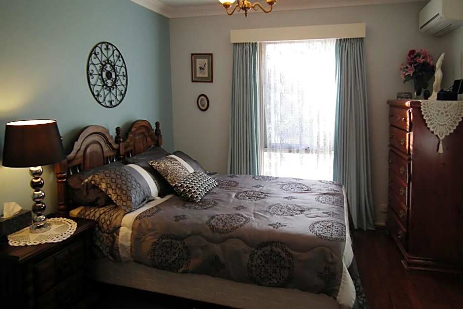 The Spanish Guesthouse, Private Rooms