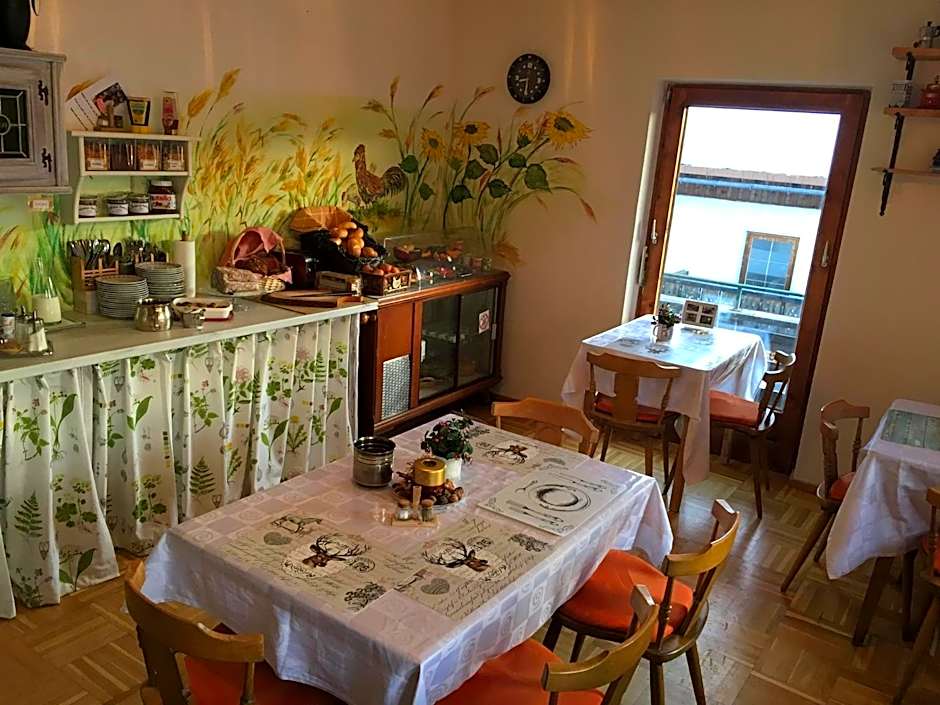 Hostel Weisses Rössl