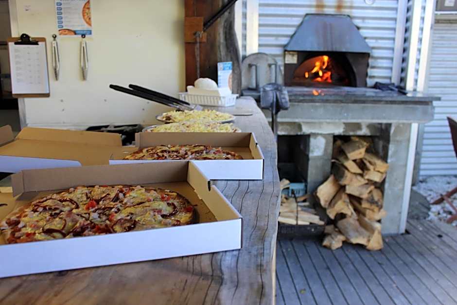 Dusky Lodge & Backpackers