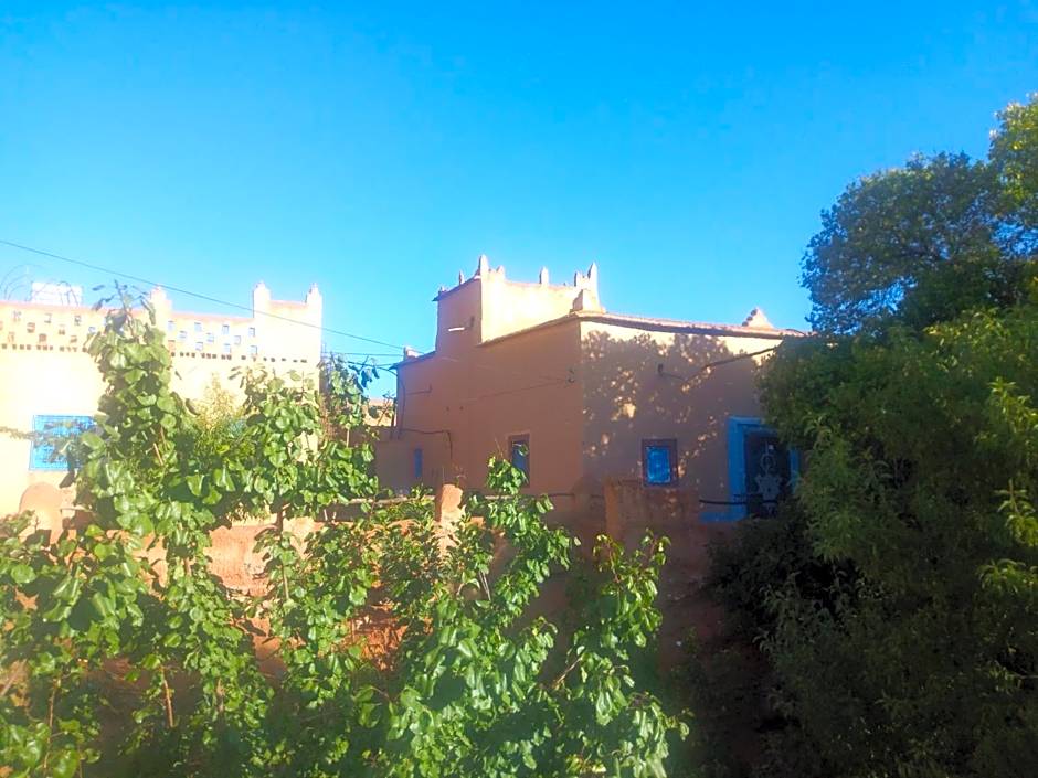 ECOLODGE MISS ROSE CHEZ LA FAMILLE