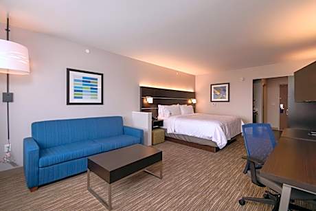 King Suite with Sofa Bed - Non-Smoking