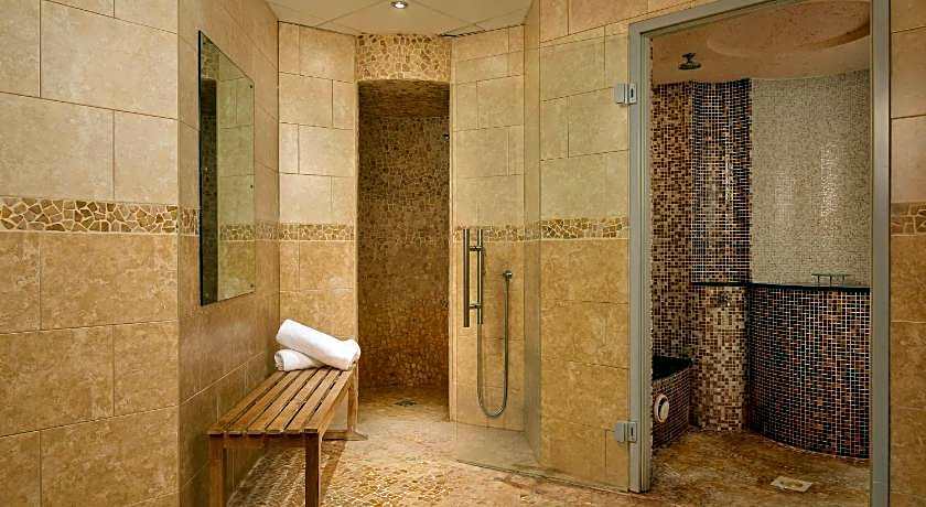 Lion Quays Hotel & Spa