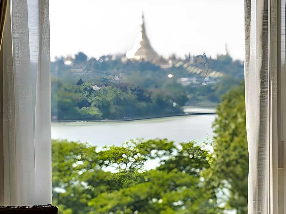 Esperado Lake View Hotel