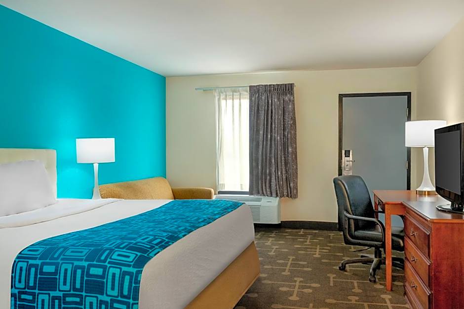 Howard Johnson by Wyndham Chattanooga Lookout Mountain I-24