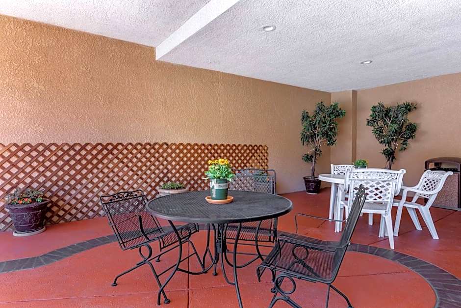 Comfort Suites Visalia
