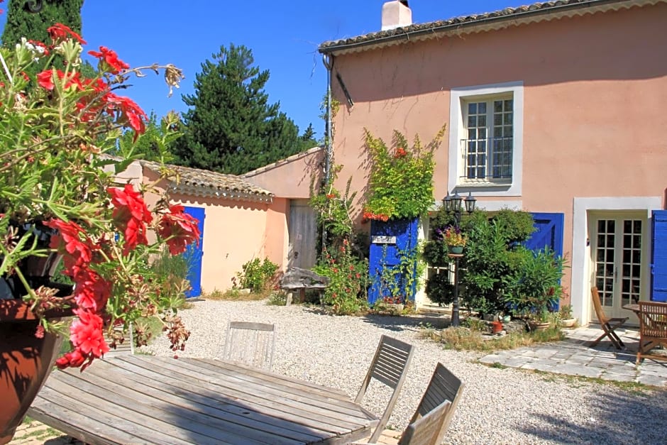 Le Mas De La Cigale Bleue, Caumont Sur Durance