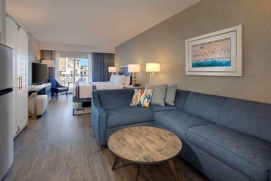Photo 1 of 4 of Premium Junior King Suite with Kitchenette