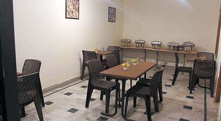 Hotel Maharana Palace