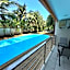 1 - Bedroom Apartment Pool Access, 750m to the Beach