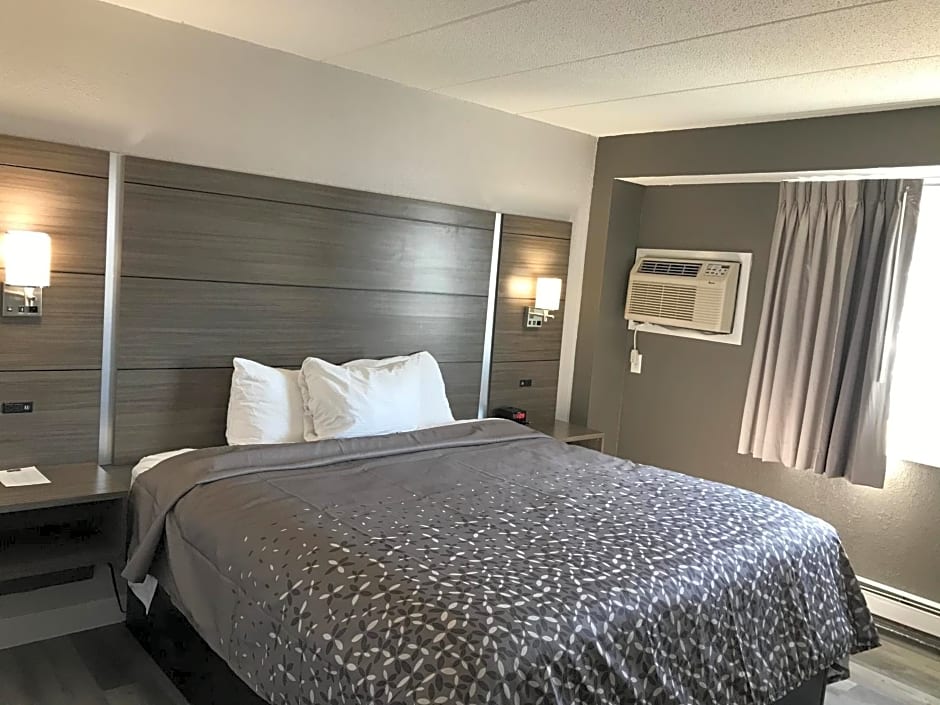 HomeTown Inn