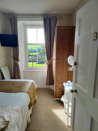 Single Room with Private External Bathroom