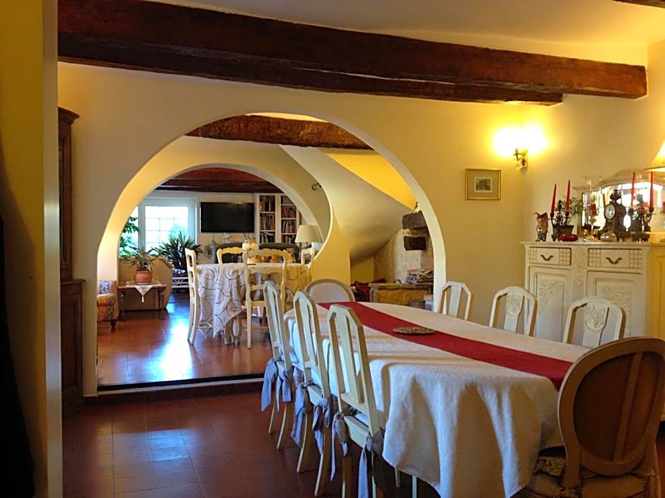 B&B with charm, quiet, kitchen, sw pool.