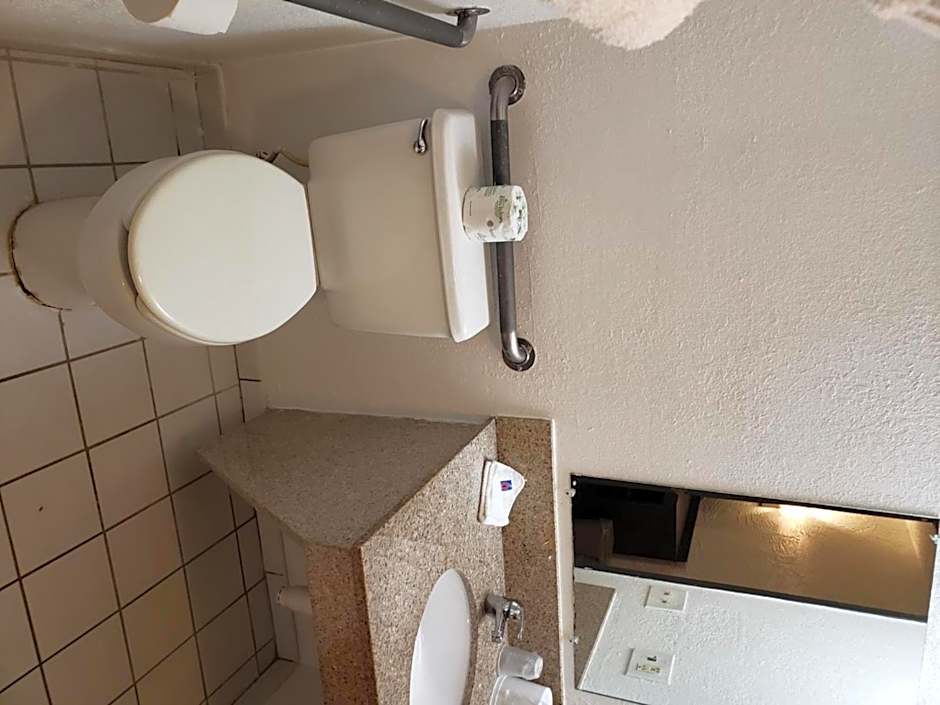 Motel 6-Milwaukee, WI - Glendale