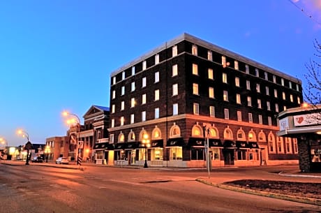Grant Hall Hotel