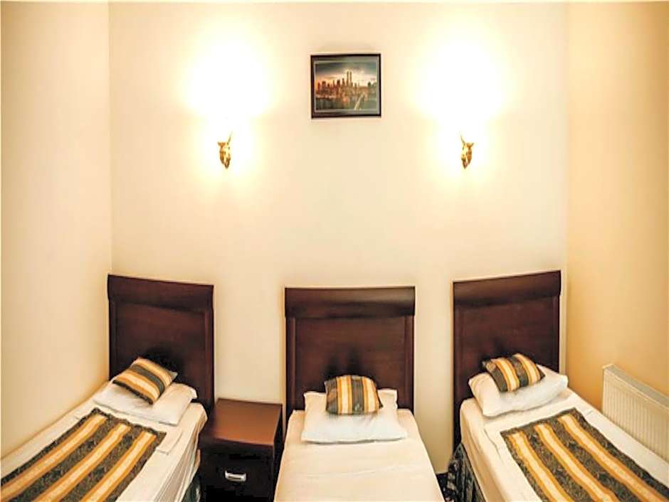 Manhattan Hotel & Restaurant