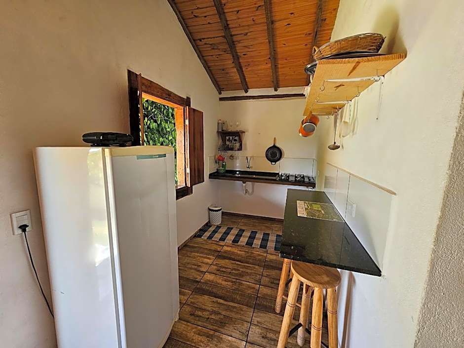 Chalés Vila Carrancas - Ao lado do centro com piscina, cozinha completa e muita tranquilidade