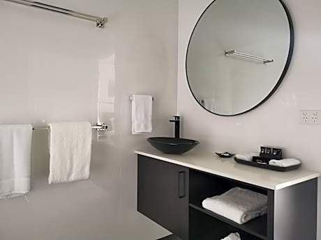 Deluxe King Studio (Ground Floor)