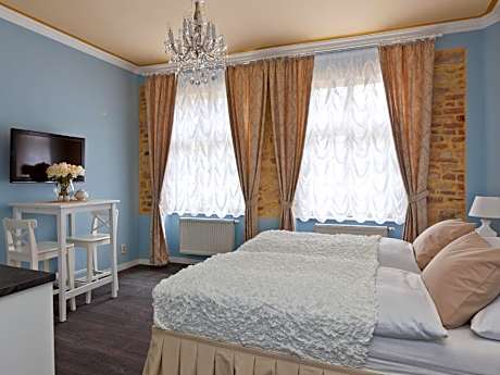 Superior Studio (2 Adults)