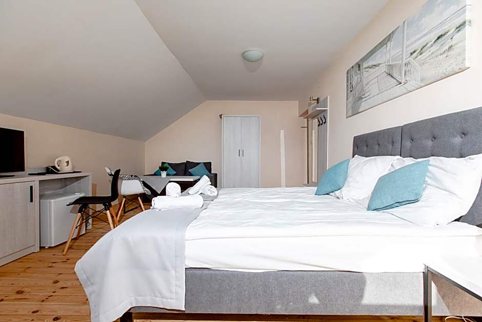 OŚRODEK KOLONIJNO WCZASOWY MEWA - przy plaży z basenem z podgrzewaną wodą i mini SPA