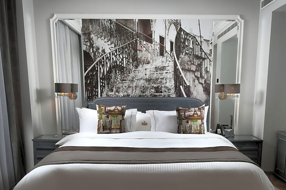 Le Bristol Hotel