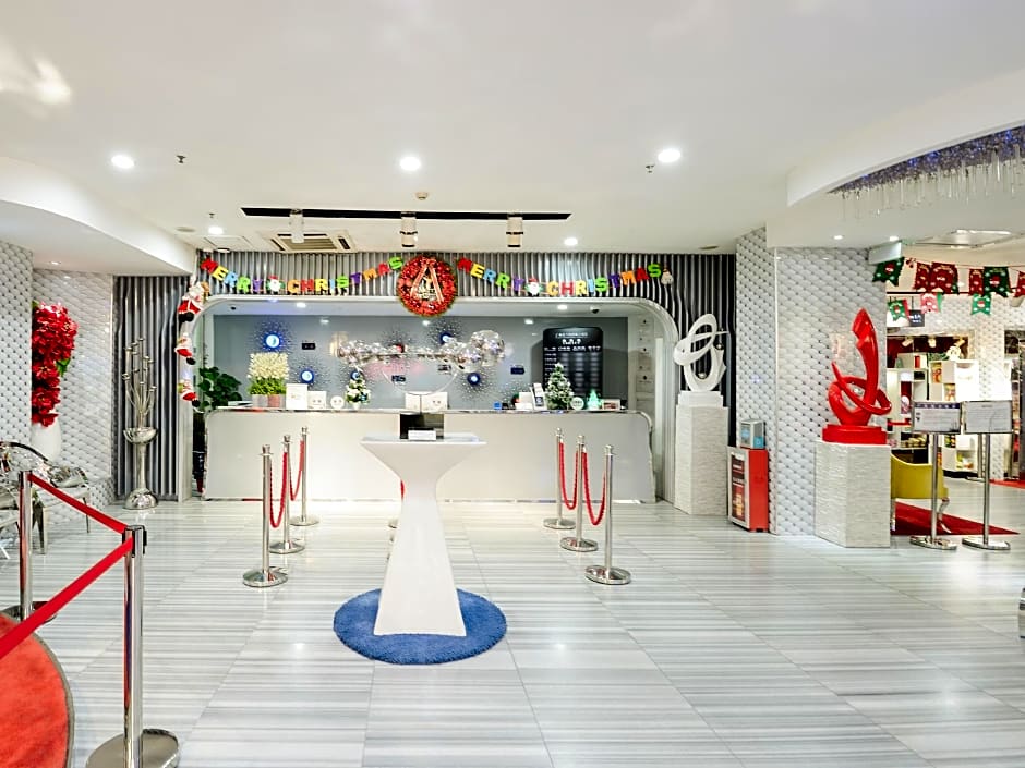 Planet Hotel