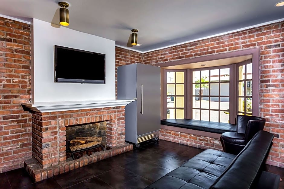 Hojo Scottsdale Old Town – Scottsdale, AZ