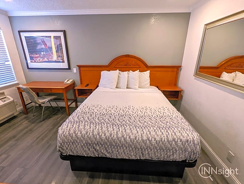Deluxe Inn