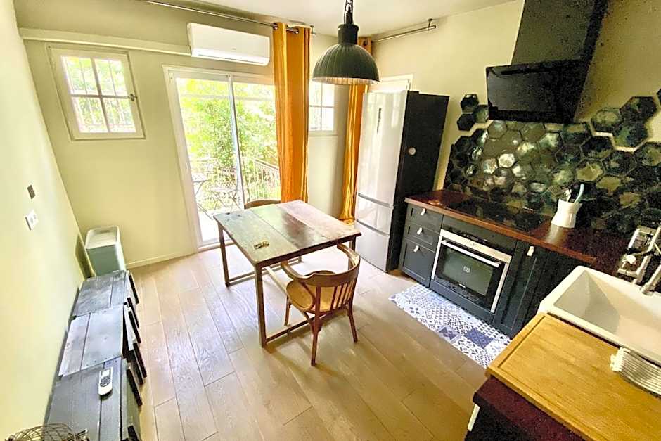 Comfortable apartment with nice balcony