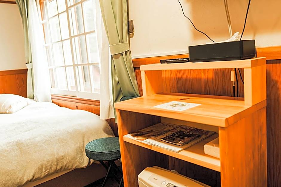 Hakuba Pension & Log Hotel Meteor