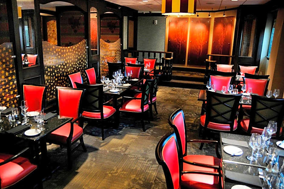 The Raphael Hotel, Autograph Collection by Marriott