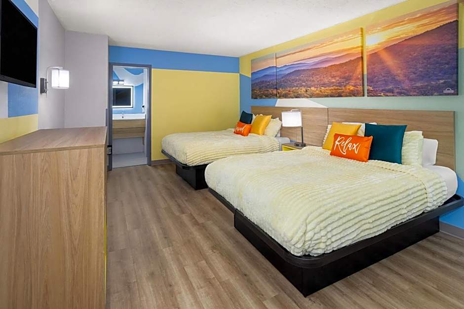 Days Inn By Wyndham Pigeon Forge South
