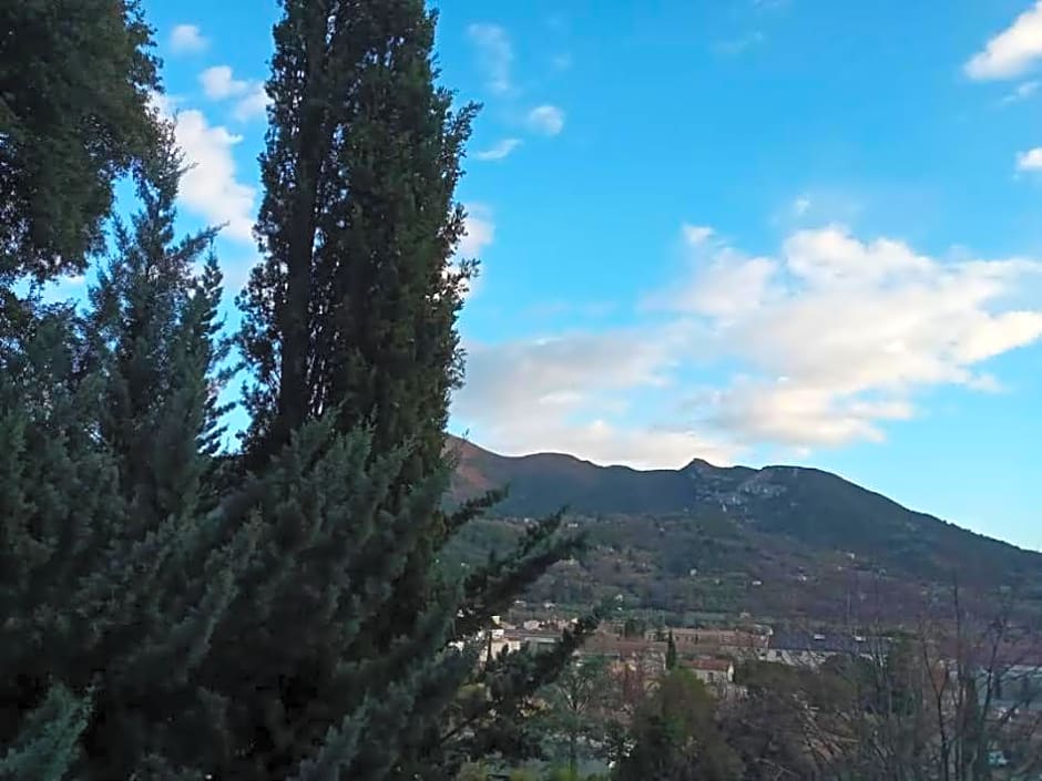 La Viste - SPA-JACUZZI - MASSAGE- SAUNA - 4 SAISONS - Piscine Chauffée Toute l'année - Heated POOL - 800m City Centre