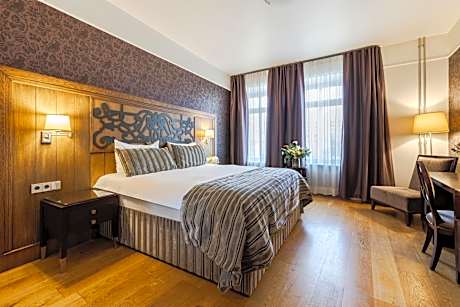 Deluxe Double Room with Extra Bed