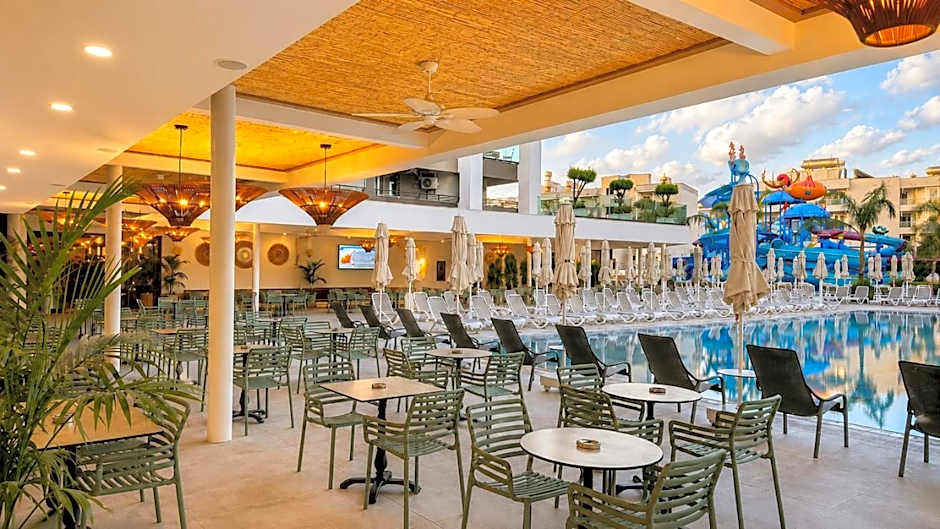Blue Wave Suite Hotel