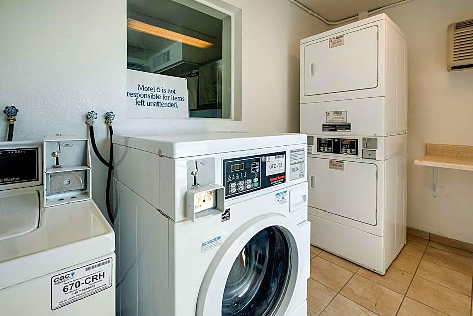 Motel 6-Lenexa, KS - Kansas City Southwest