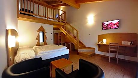 Family room with panoramic view and balcony