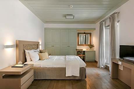 Hydrea Suite with Sea View and Private Balcony