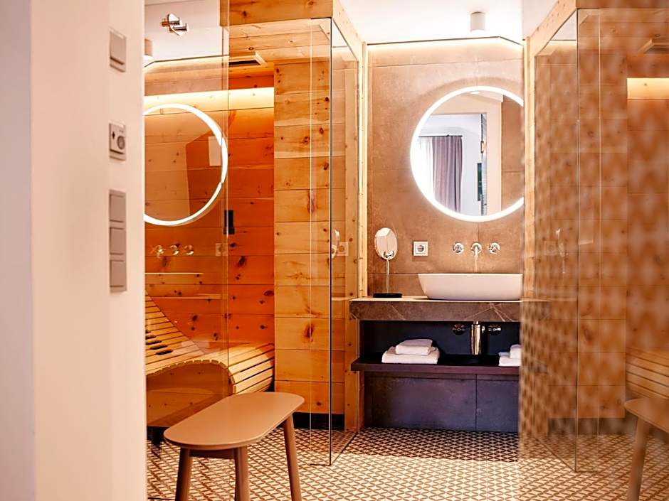 TAUROA Seehotel Grundlsee