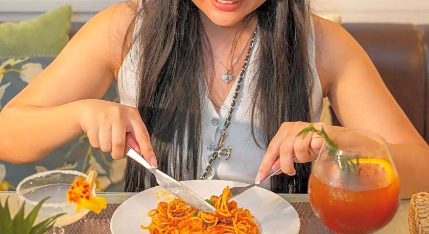 Patong Social Hotel and Restaurant