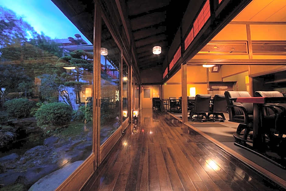 Ryokan Sennari (13 years or older)