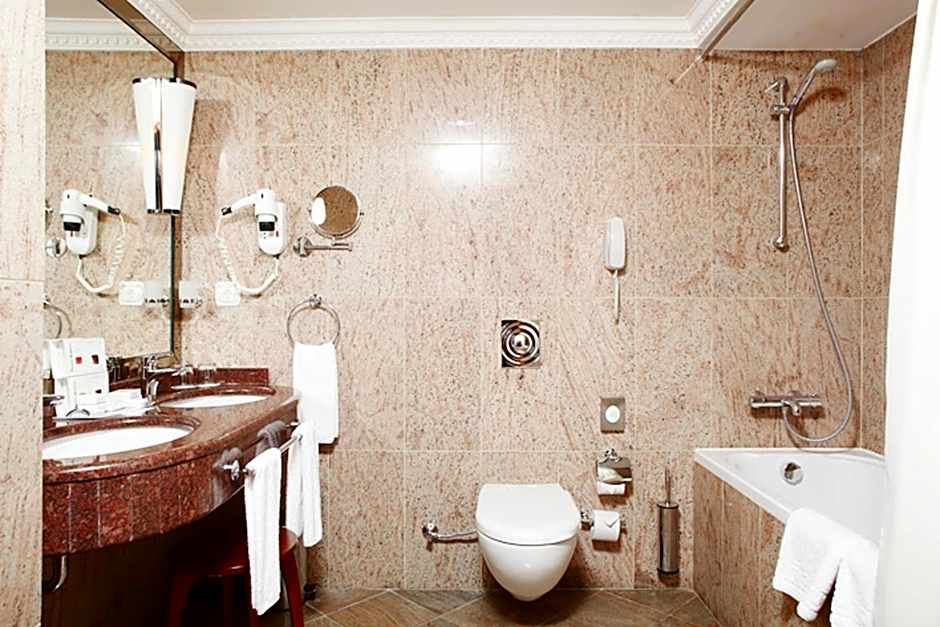 Crowne Plaza Hotel Minsk