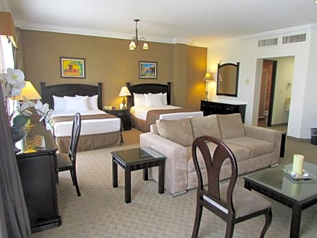 Suite with Two Double Beds - Non-Smoking