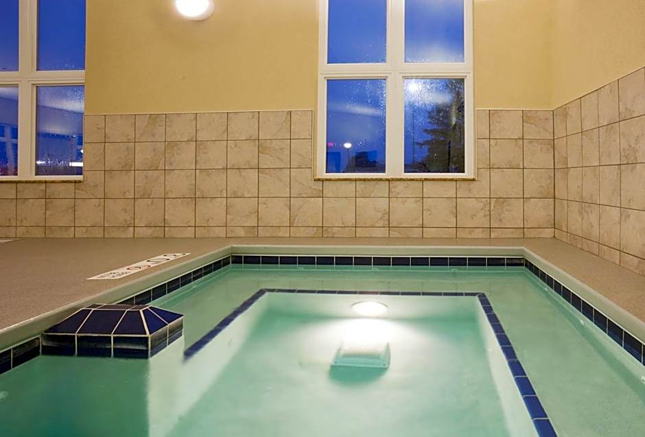 Holiday Inn Express Hotel & Suites Antigo By IHG