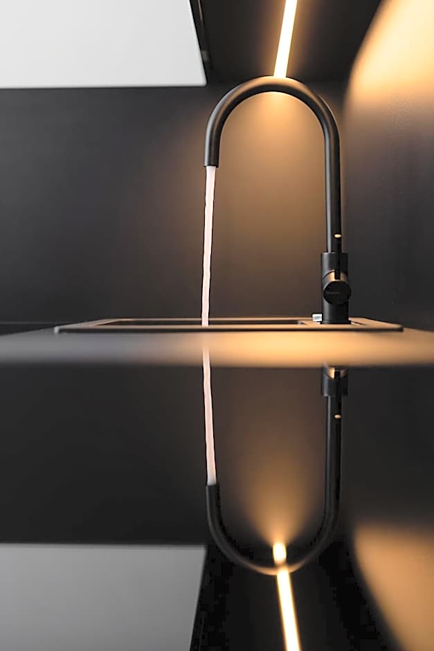 Max Mountain Apartments