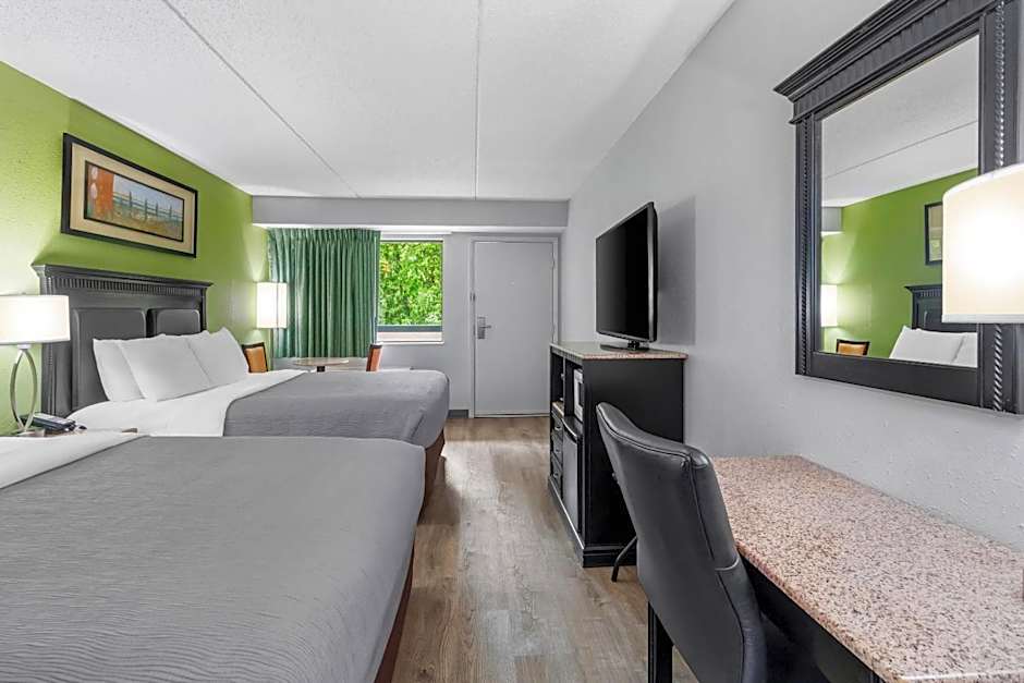 Quality Inn & Suites Gibsonia - Pittsburgh North